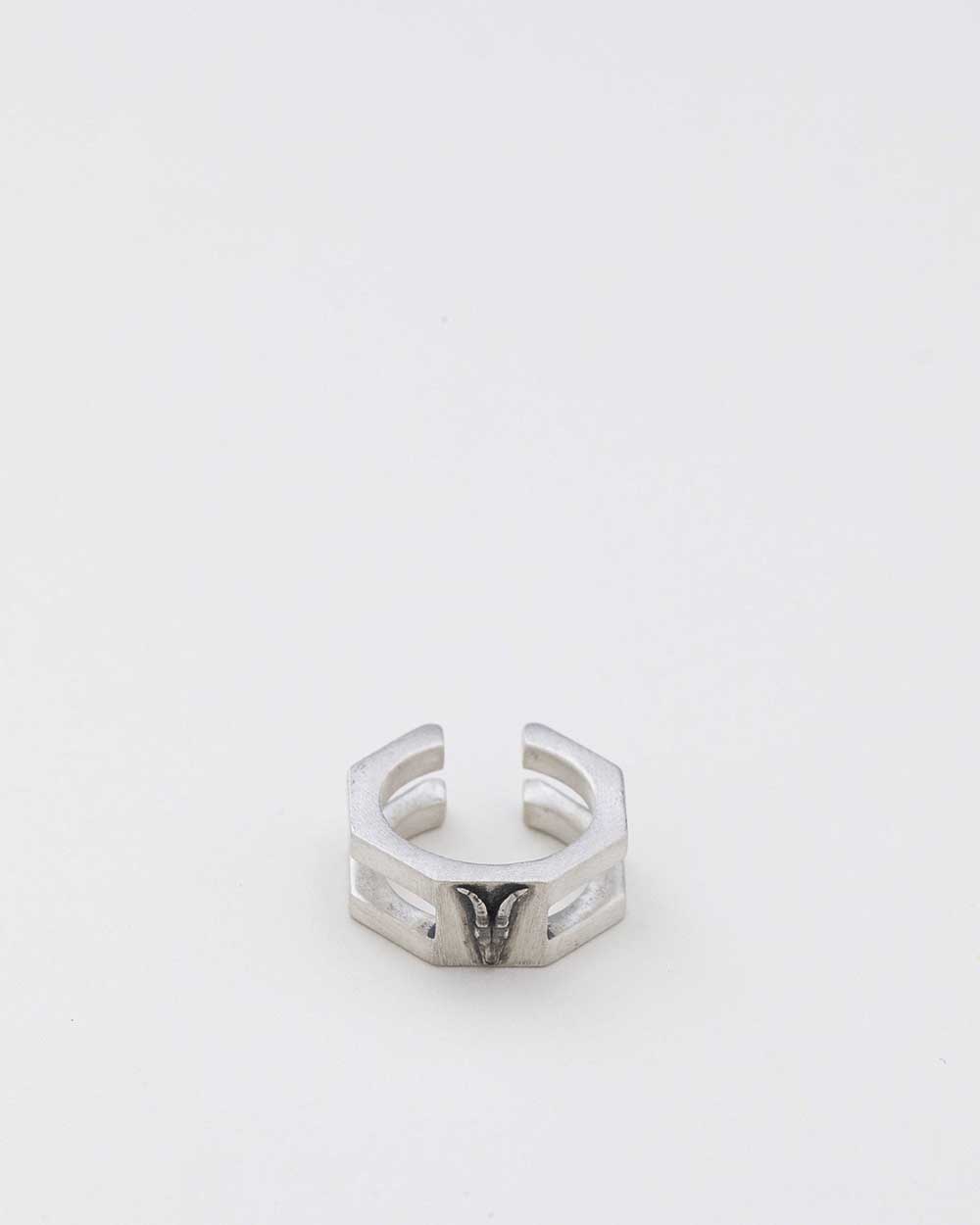 OCTAGONAL RAMSKULL 耳骨夾