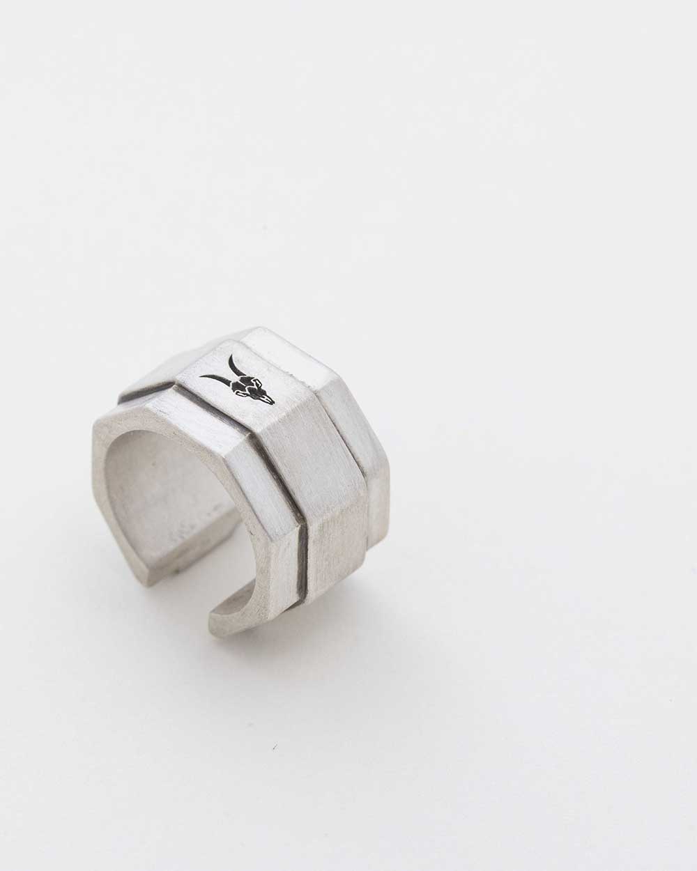 OCTAGONAL EDGE 耳骨夾