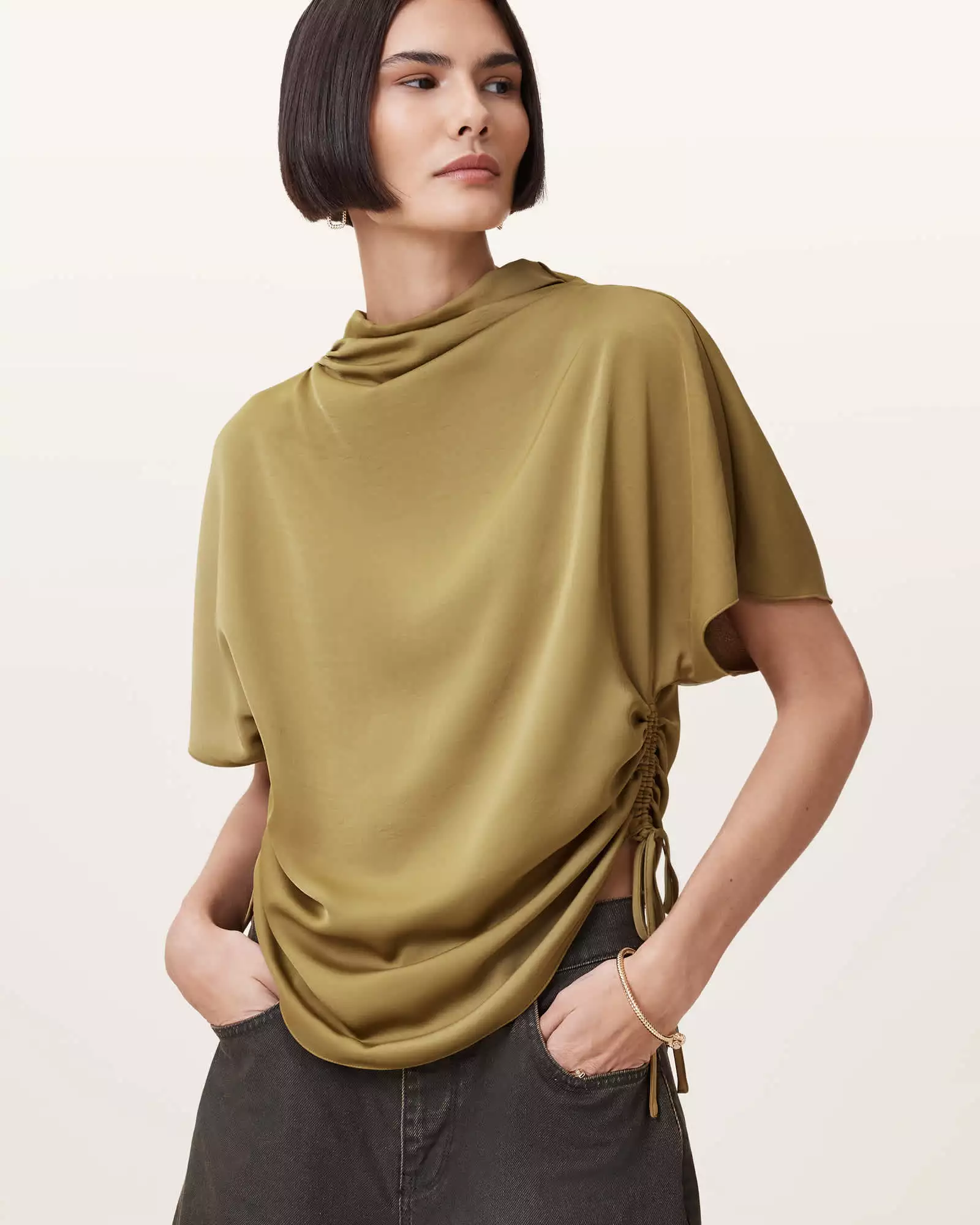 LESLIE 高領造型上衣