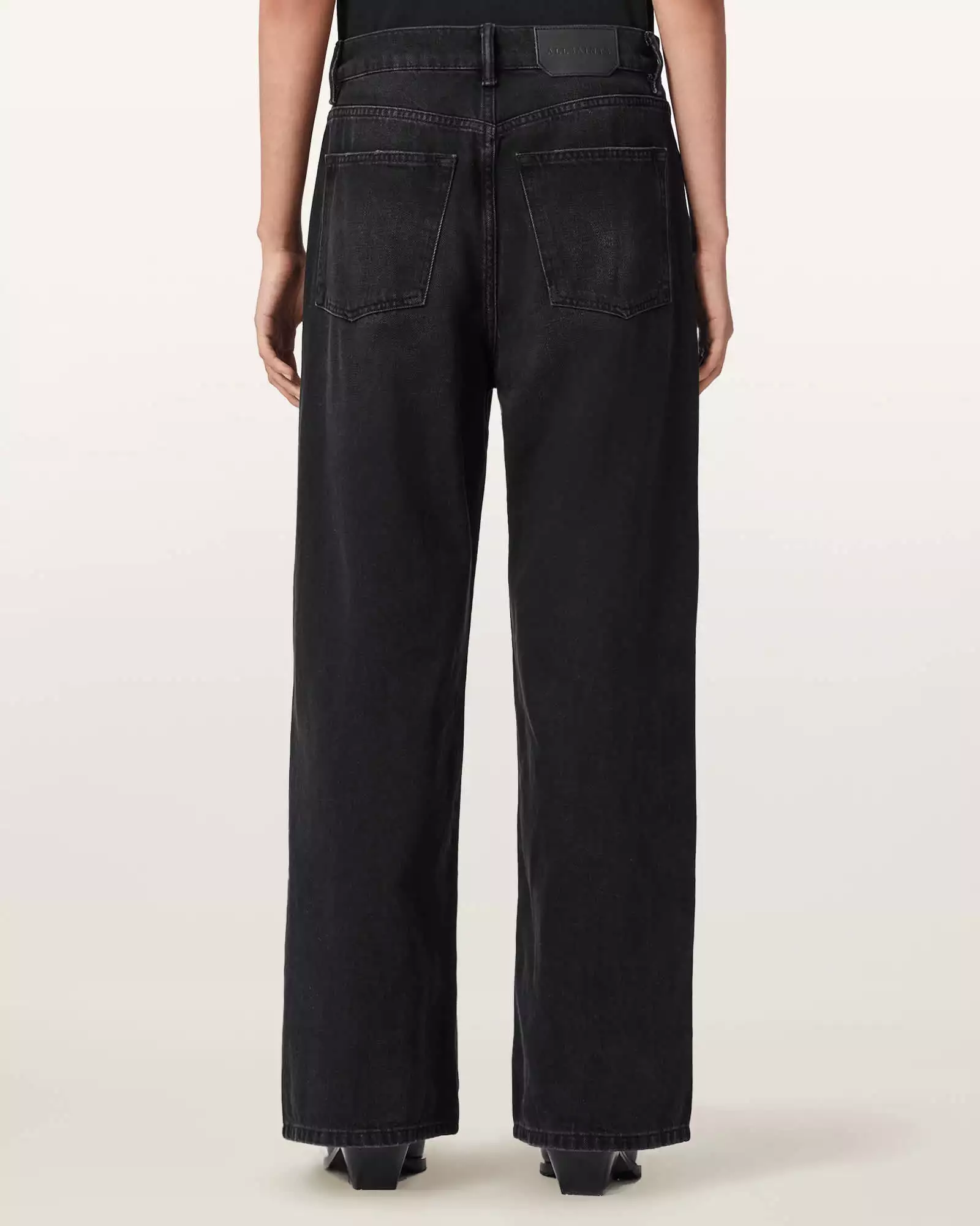 AKI 不對稱牛仔褲