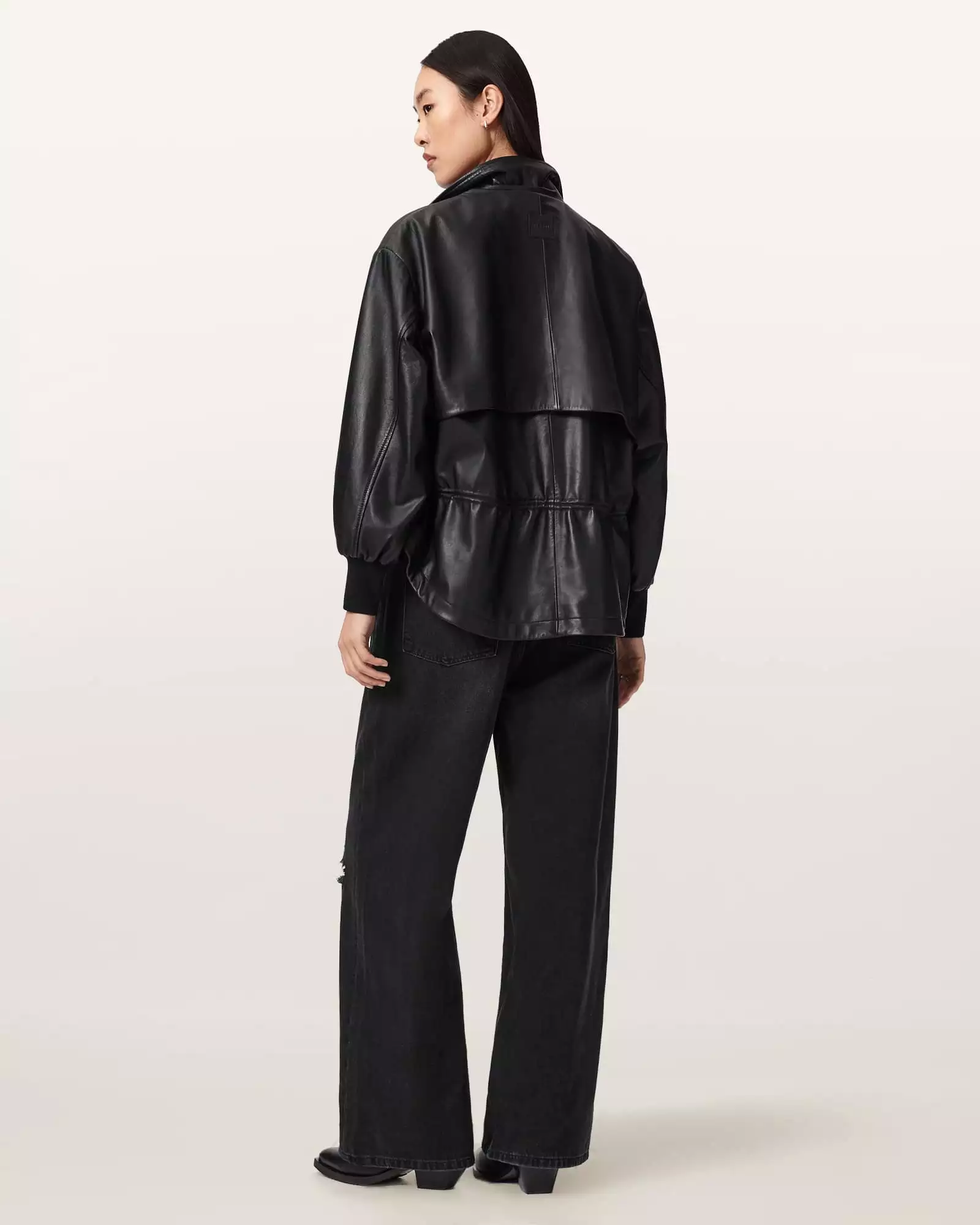 AKI 不對稱牛仔褲