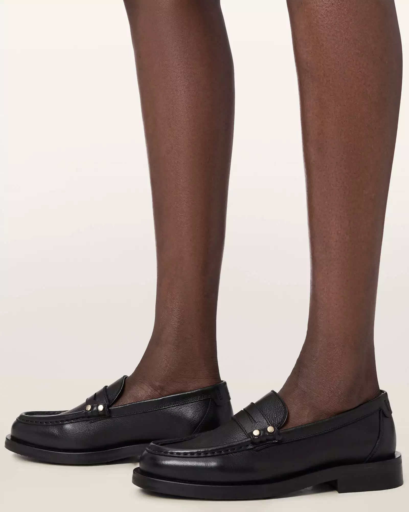 BLOOM 鉚釘樂福鞋