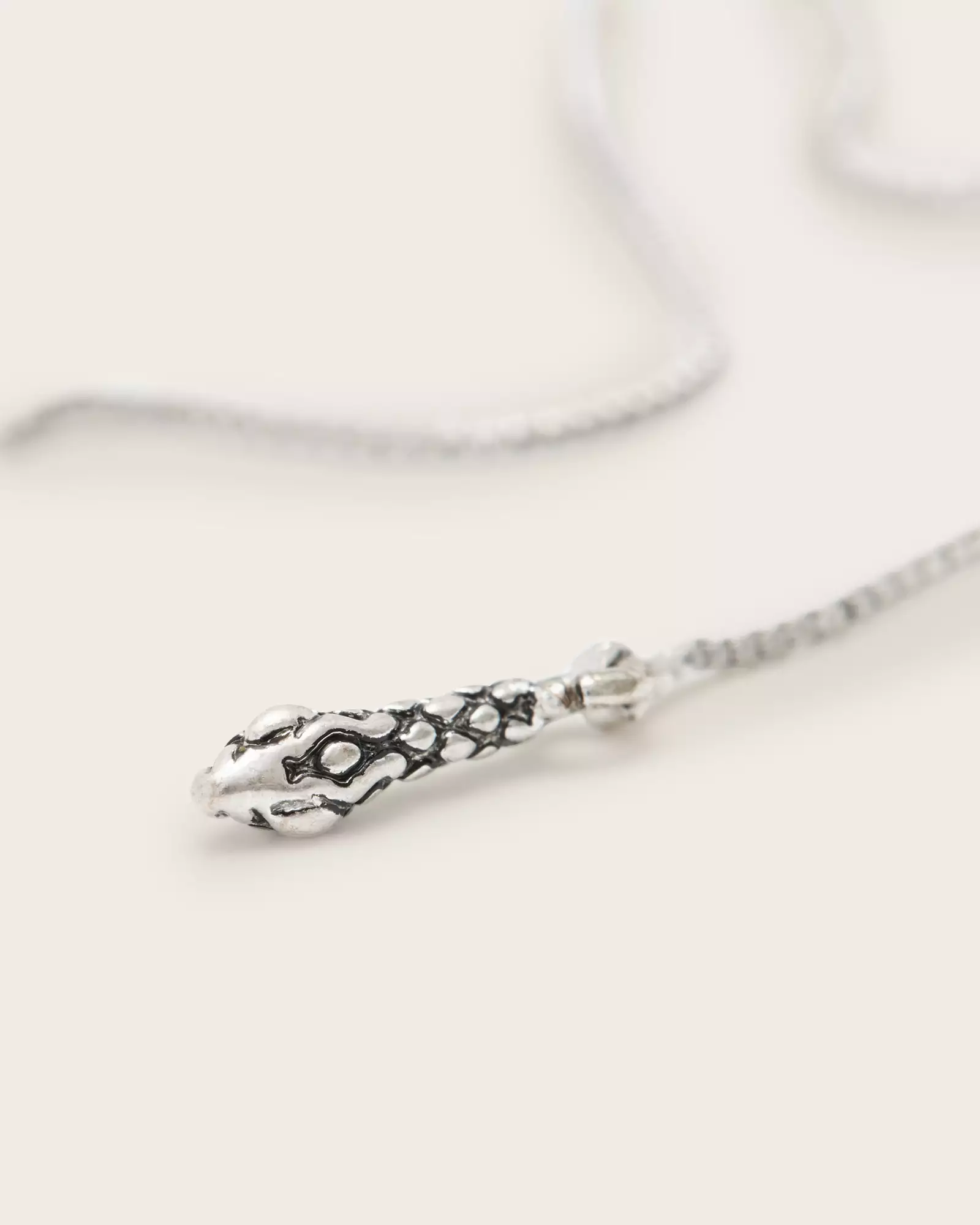 SERPENT CHAIN 耳針