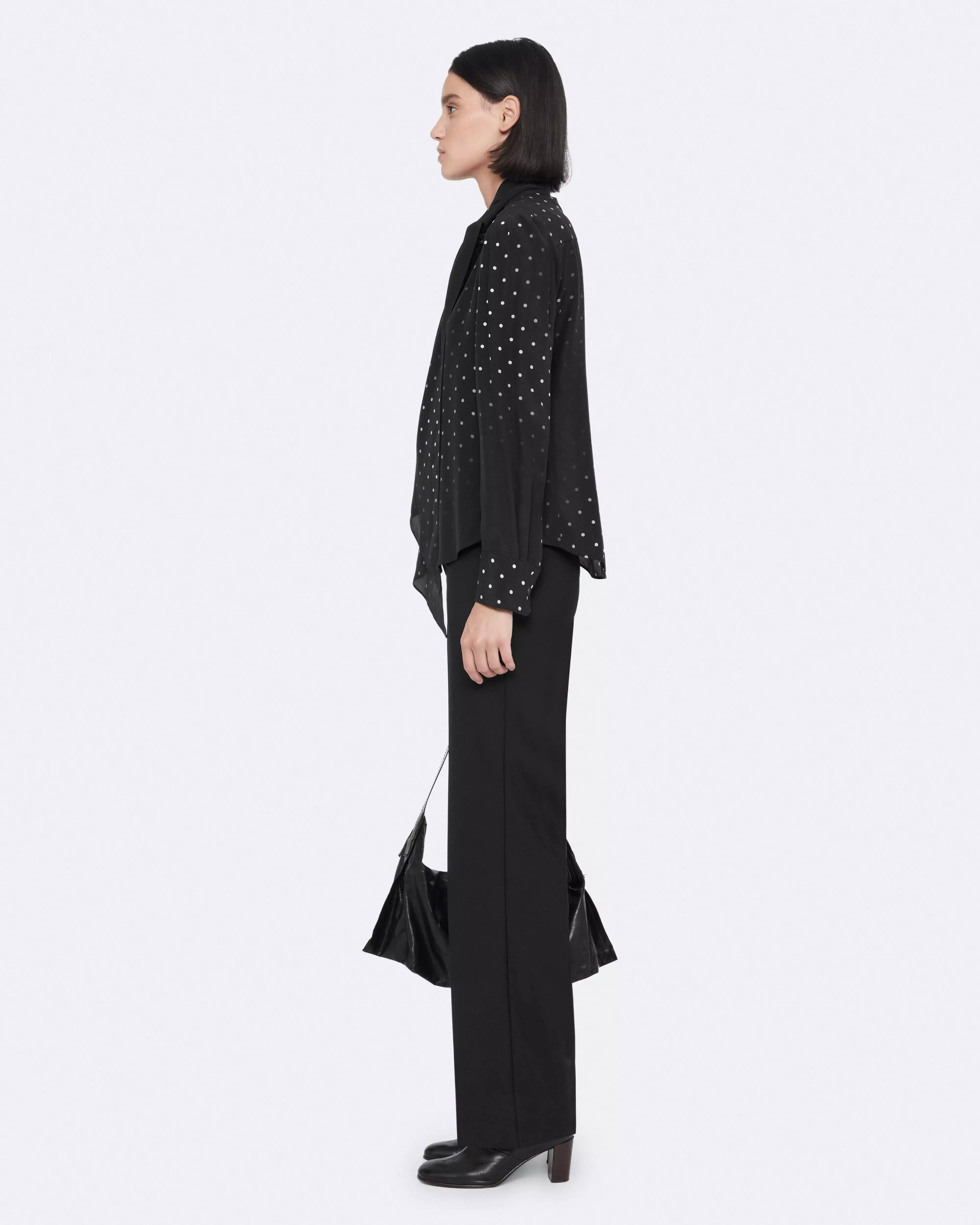 IRIS 波點領巾長袖襯衫