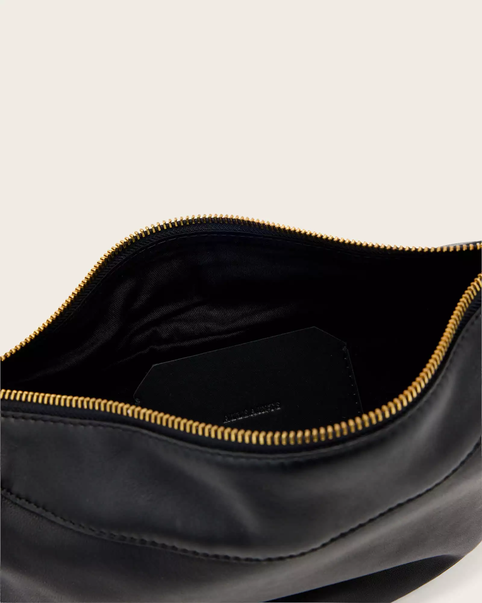 LUNA MICRO 羊皮肩背包