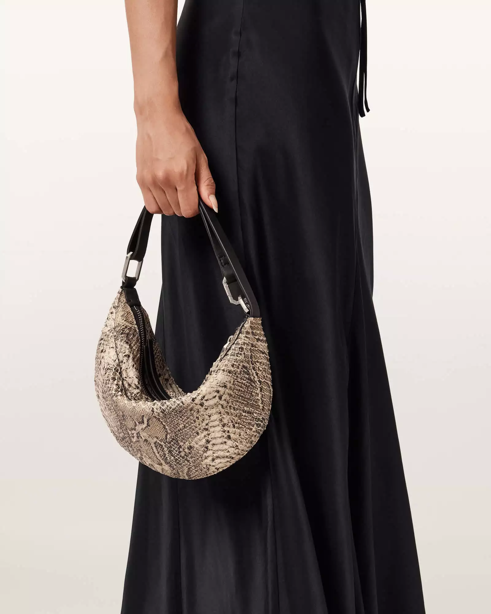 LUNA MICRO 羊皮肩背包