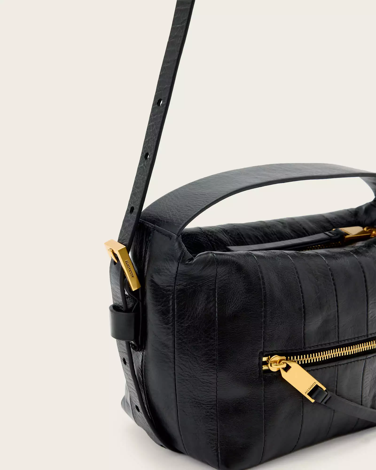 VEGA PANEL 牛皮側背包