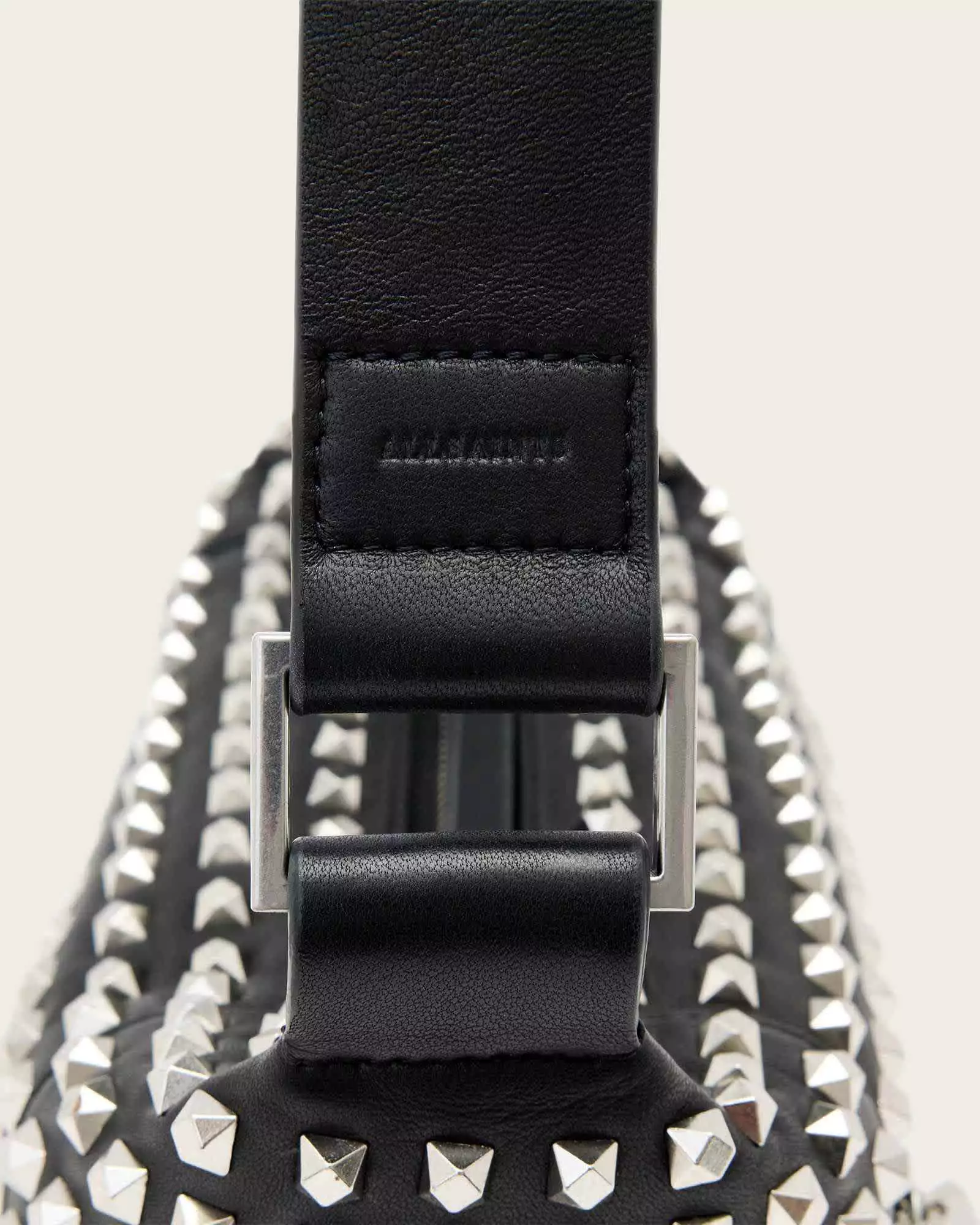 VEGA EMB 羊皮側背包