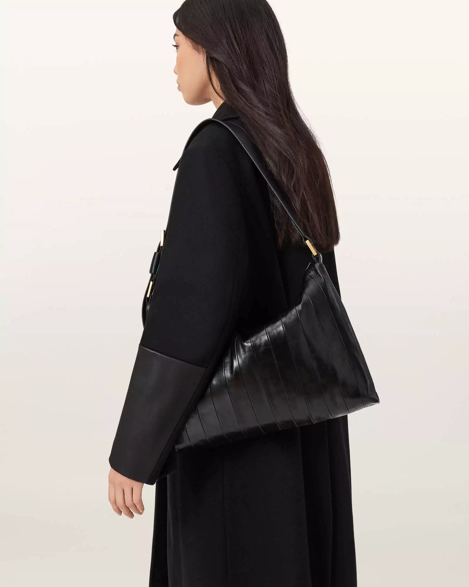 EDBURY PANEL 牛皮側背包