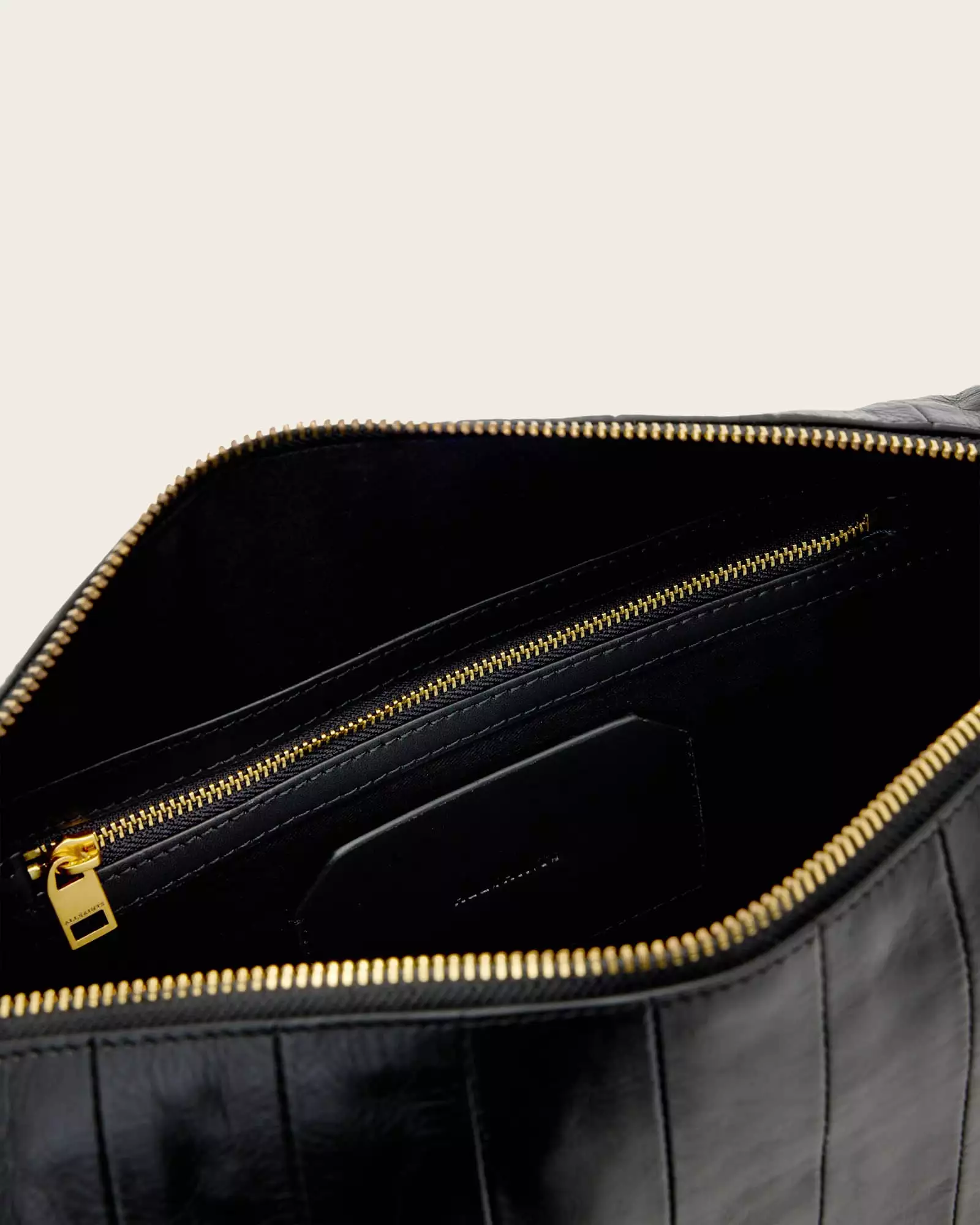 EDBURY PANEL 牛皮側背包