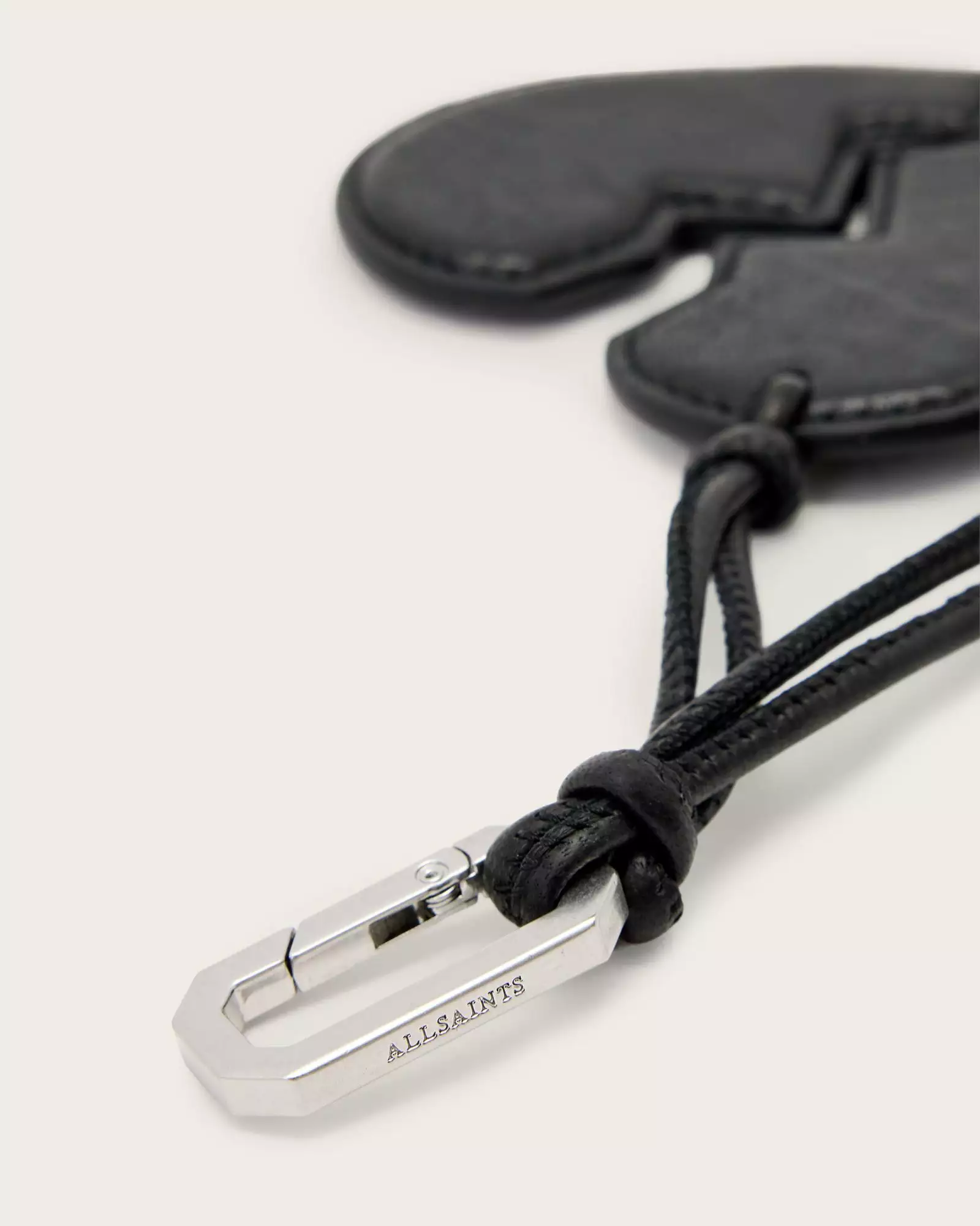 BROKEN HEART 鑰匙圈