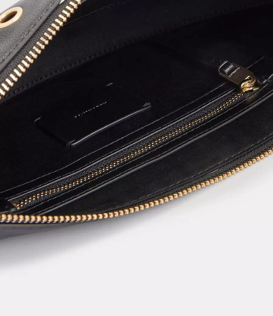 HALF MOON EYELET 牛皮斜背包