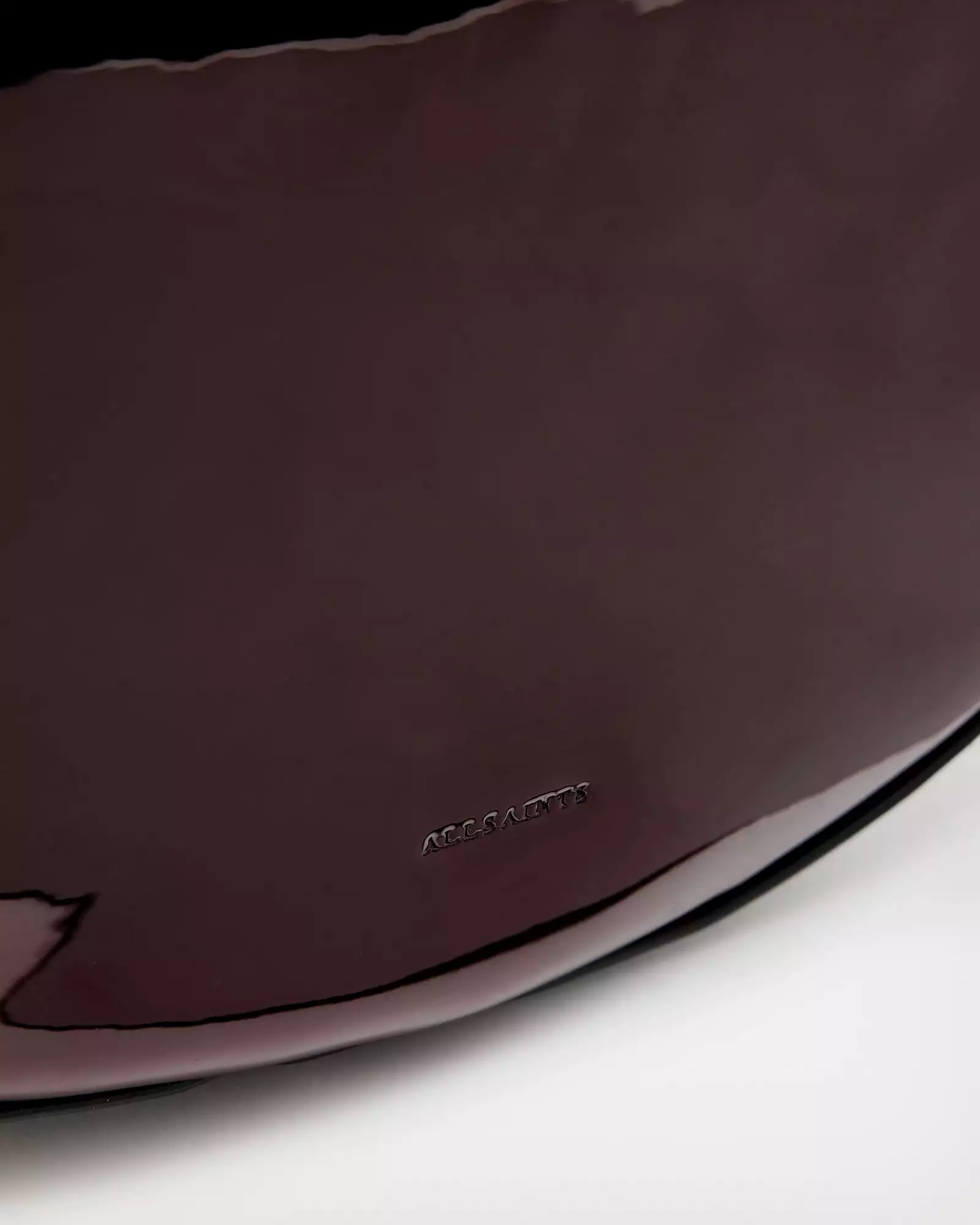 HALF MOON 牛皮斜背包